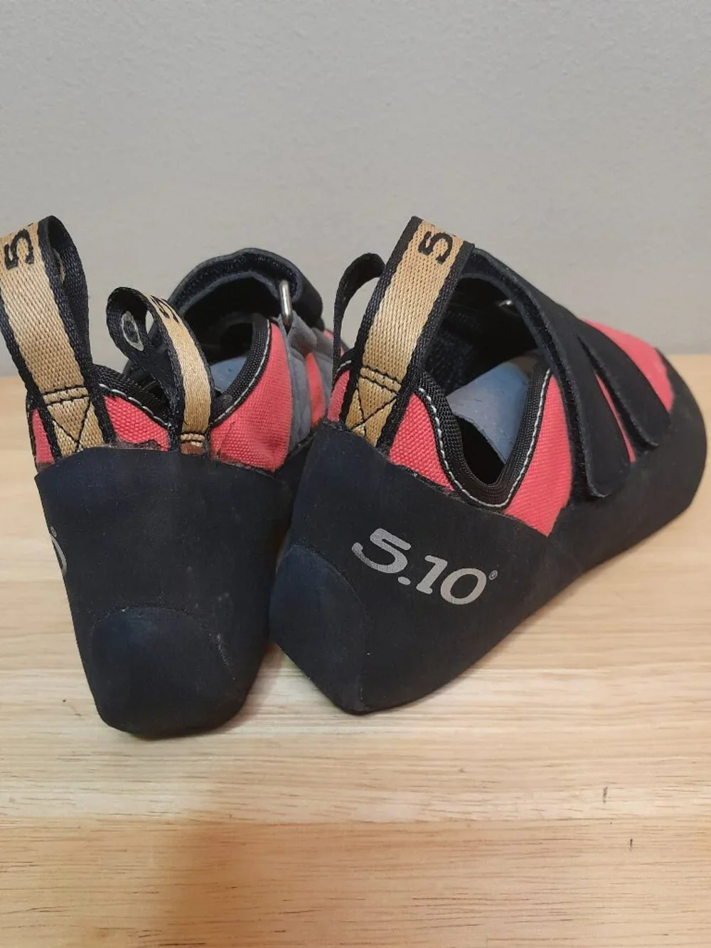 Five Ten 5.10 Coyote VCS Canvas Rock Climbing Shoes Stealth Rubber C4 W7.5